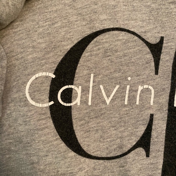 2 Calvin Klein Jeans t shirts - Picture 5 of 5